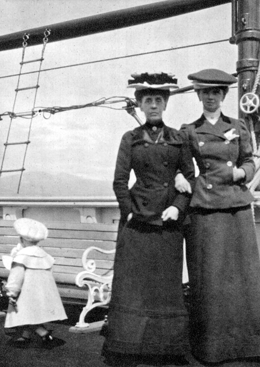 Príncipe Olav 1903-1991 com Lady Antrim e Miss Knollys, 1908. de Queen Alexandra