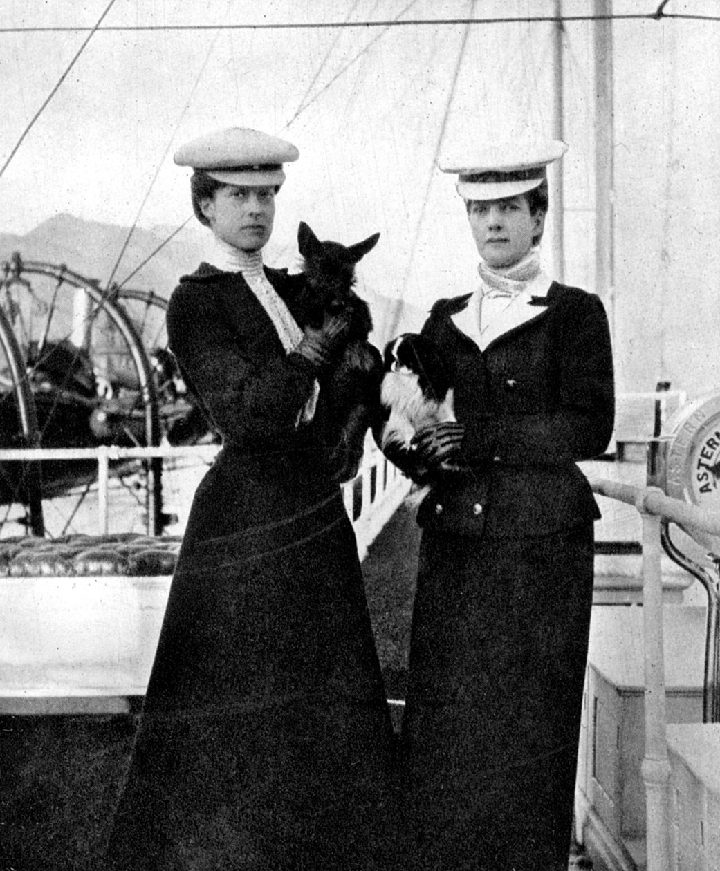 Rainha Alexandra 1844-1925 com sua filha princesa Victoria 1868-1935. 1908 de Queen Alexandra