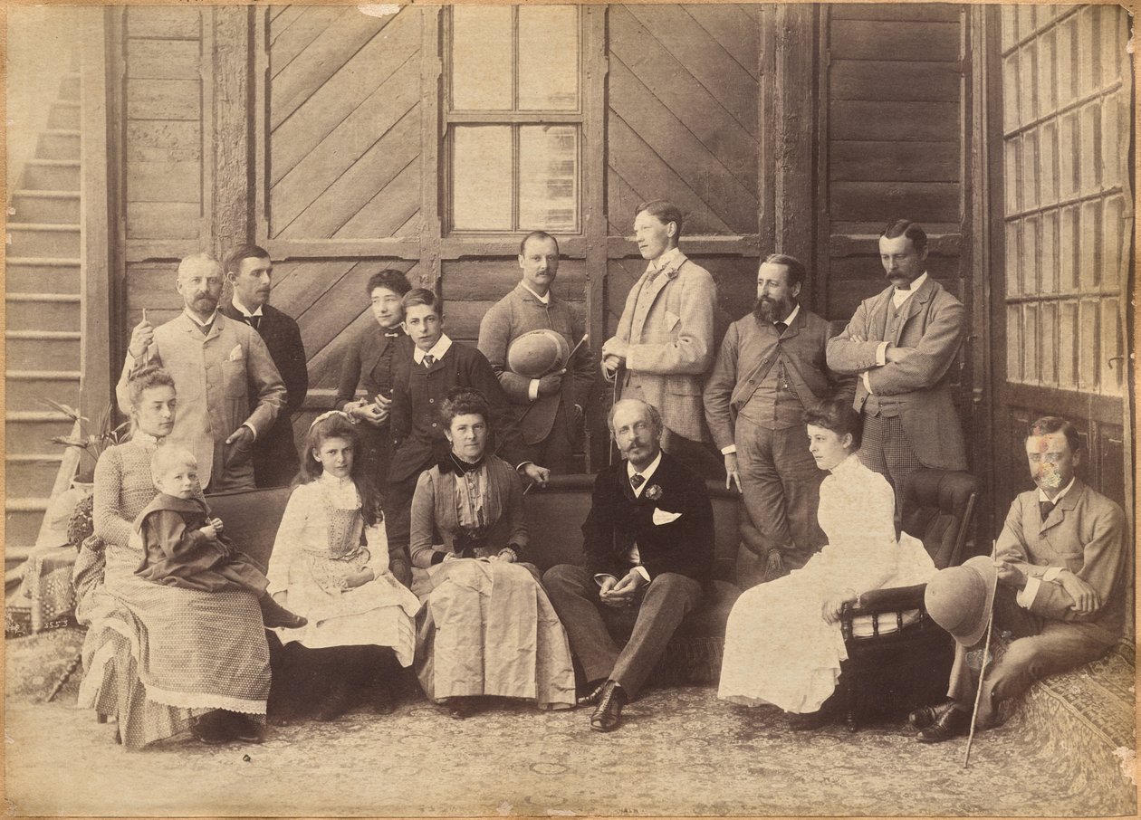 Shimla, 17 de maio de 1887: grupo vice-real. Lord William Beresford, secretário militar, capitão Leonard Gordon A.D.C., Mademoiselle Clerc, o honorável Basit Blackwood, major F. R. Hamilton A.D.C., Sr. Oglivie Grant, sir Donald Mackenzie Wallace K.C.E. de Raja Deen Dayal