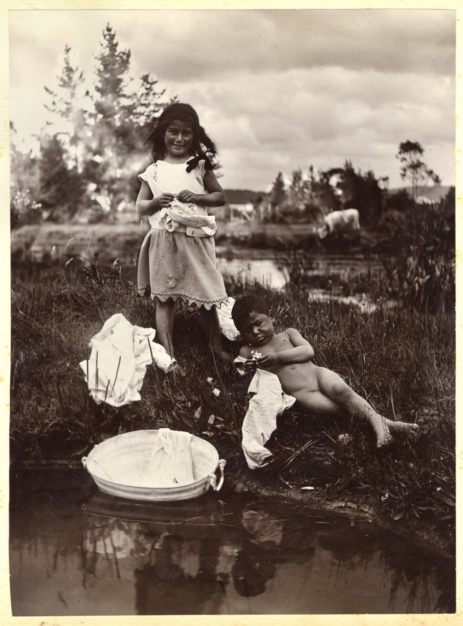 Um Idílio de Maoriland, c.1910 (impressão de gelatina de prata) de Ralph Seldon