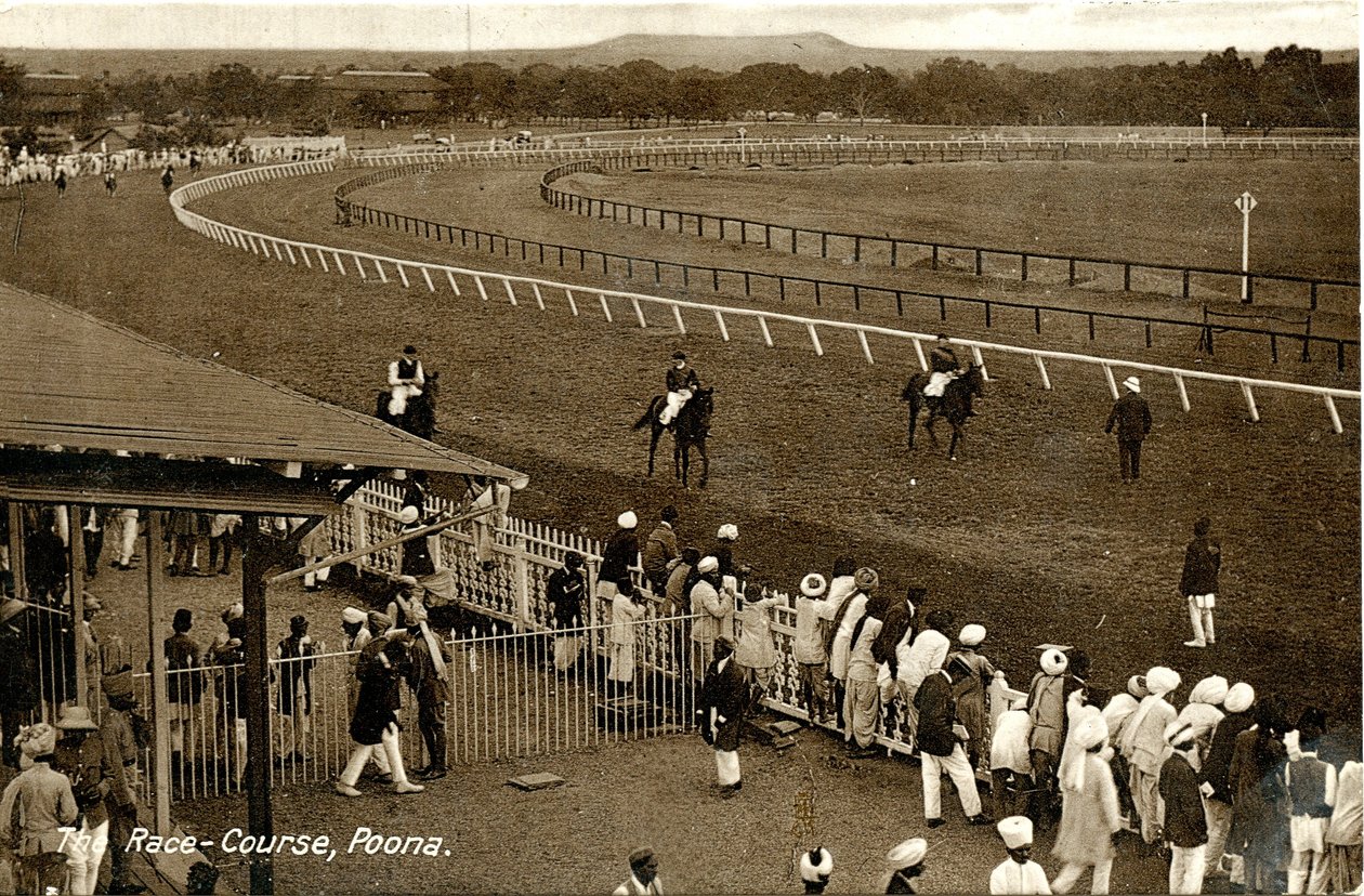The Race-Course, Poona, c.1900-30 (foto sépia) de Raphael Tuck and Sons