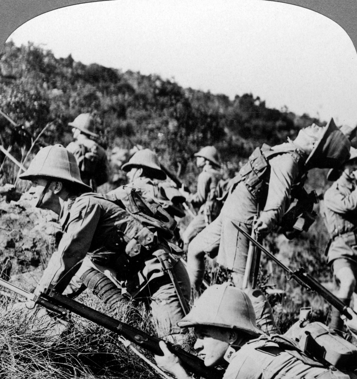 Infantaria britânica que carrega posições alemãs, África Oriental, Primeira Guerra Mundial, 1914-1918. de Realistic Travels Publishers