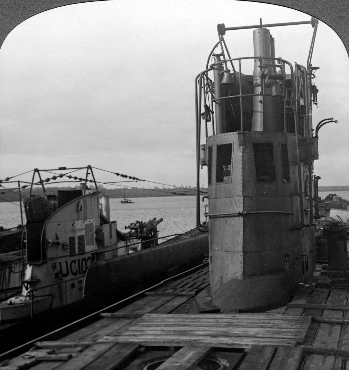 Torre Conning de um U-boat alemão de minas, Primeira Guerra Mundial, 1914-1918. de Realistic Travels Publishers