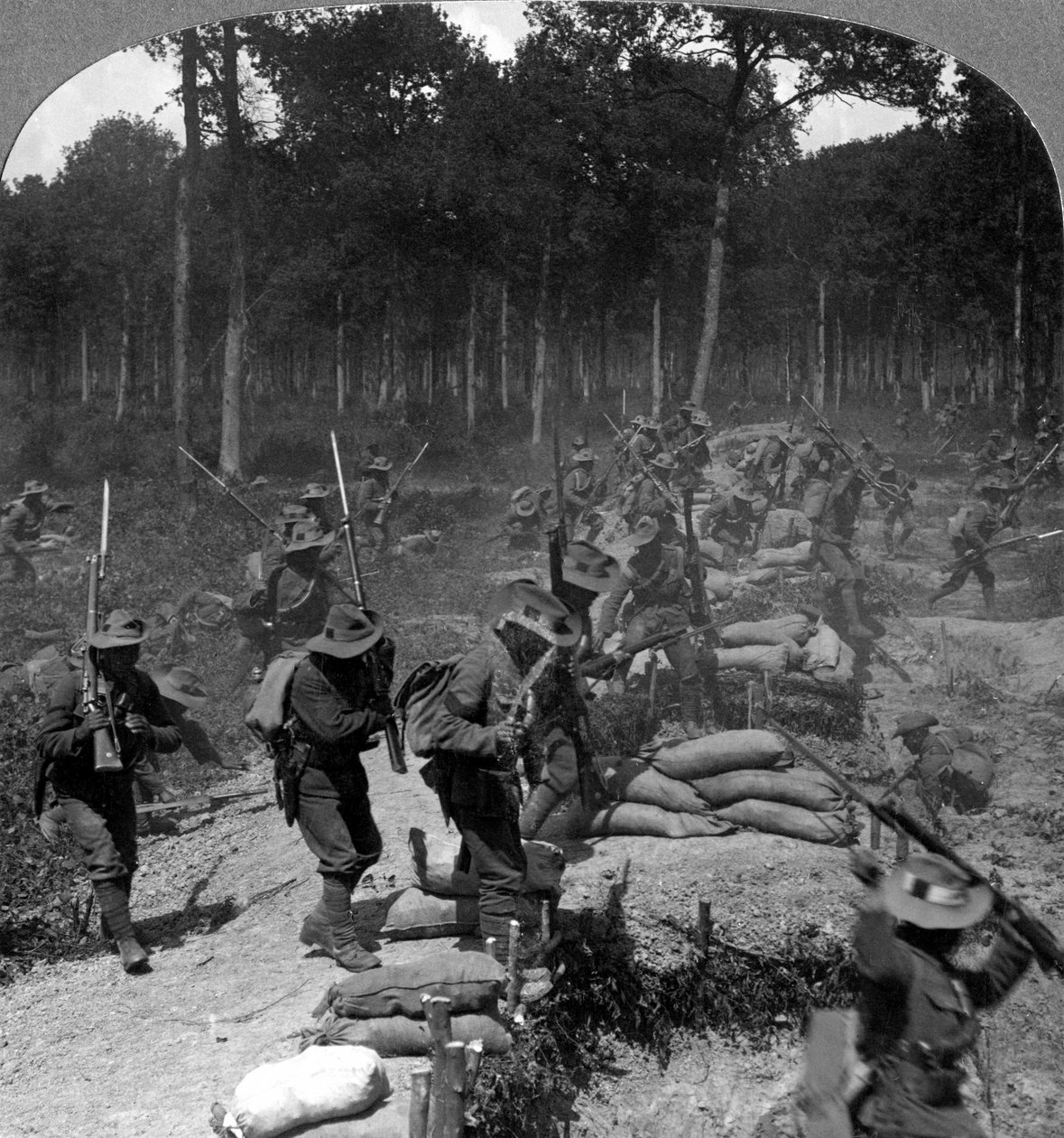 Cena do campo de batalha da Primeira Guerra Mundial, 1914-1918. de Realistic Travels Publishers