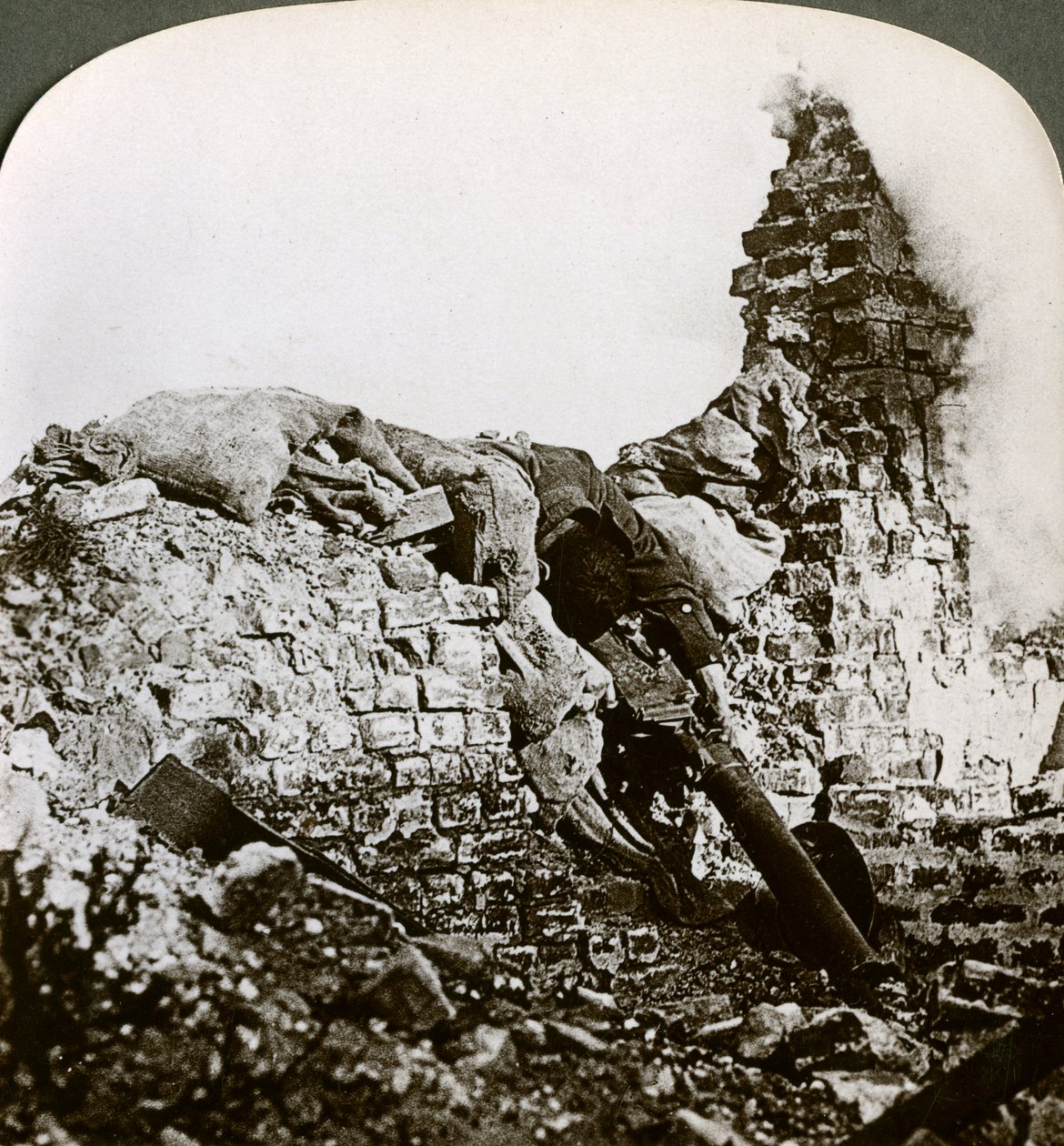 Nocauteado posição de metralhadora alemã, Monchy, Batalha de Arras, Primeira Guerra Mundial, 1917-1918. de Realistic Travels Publishers
