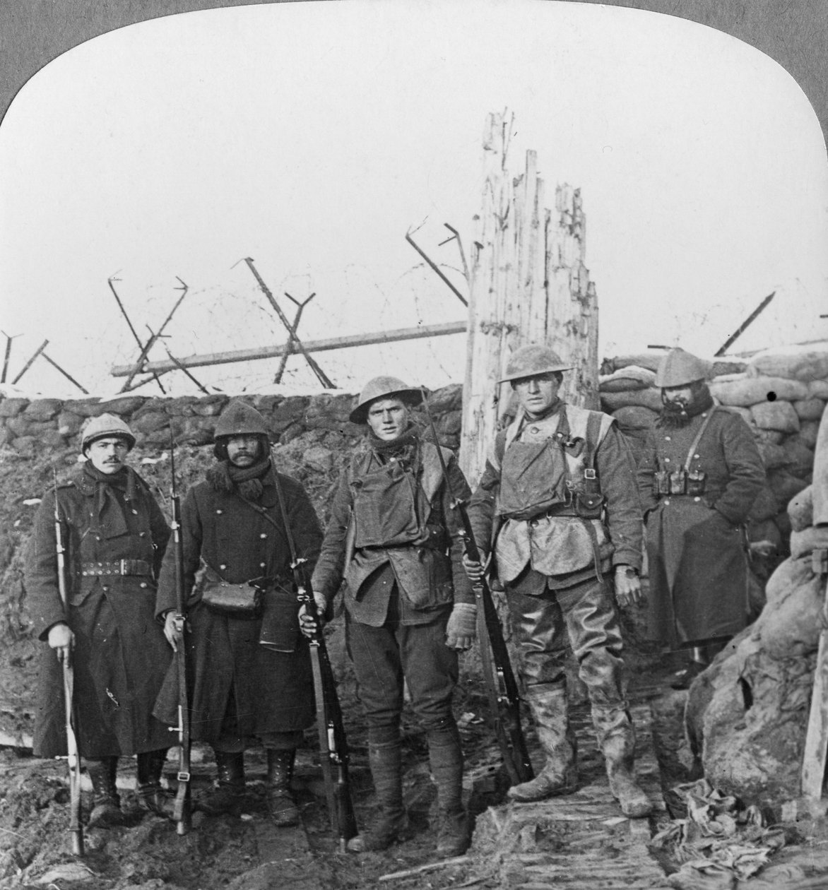 Artilheiros de Lewis, Hollebeke, Bélgica, Primeira Guerra Mundial, c1914-c1918. de Realistic Travels Publishers