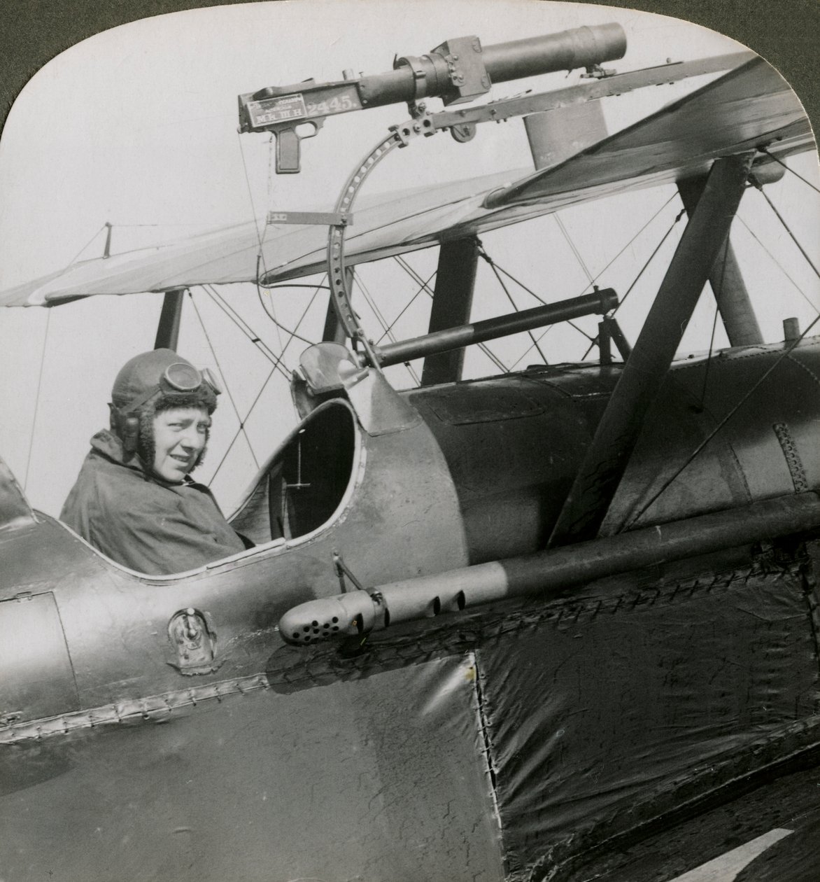 Sopwith Scout com arma fotográfica montada na asa superior, Primeira Guerra Mundial, 1914-1918. de Realistic Travels Publishers