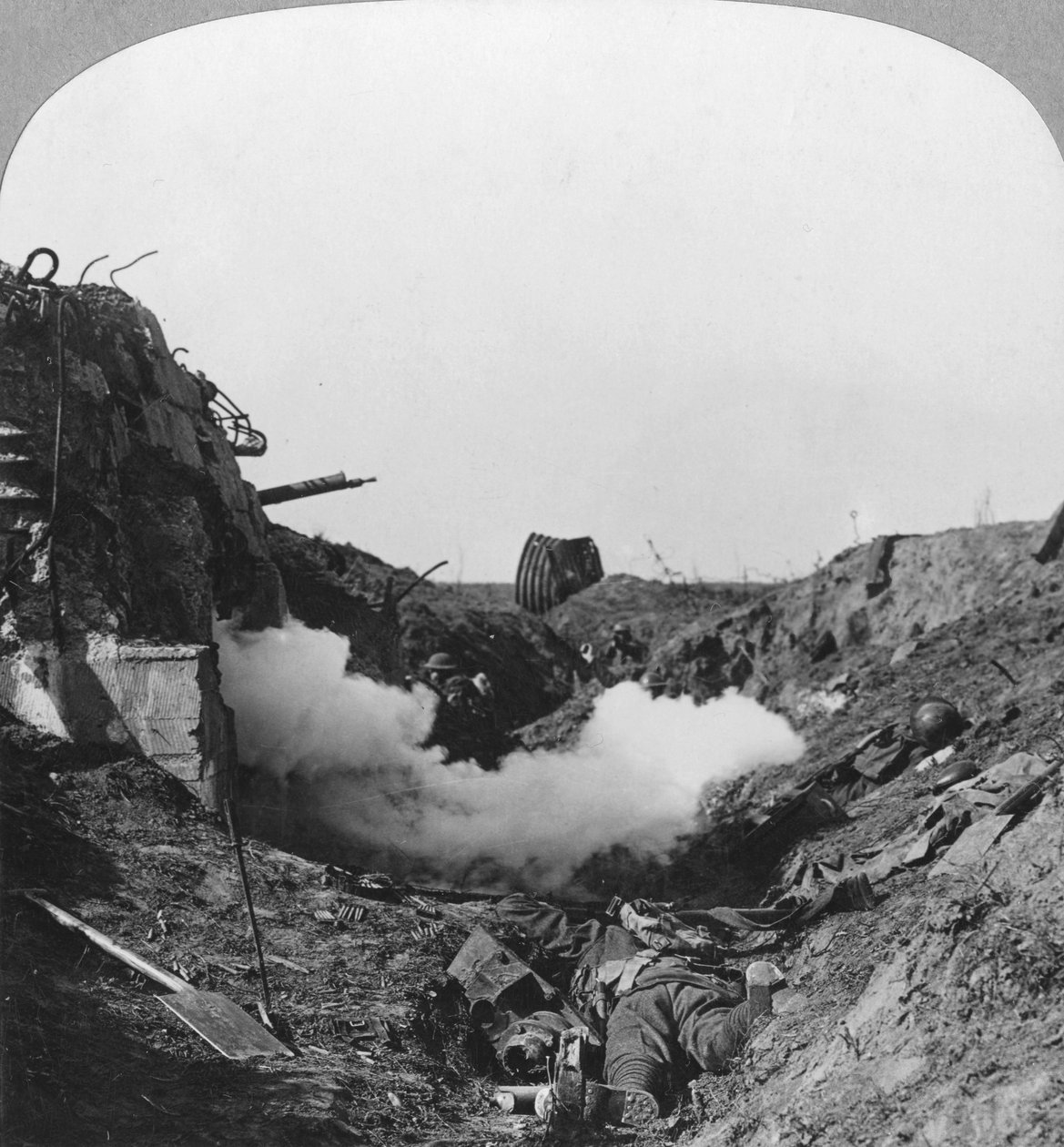 A captura de um palafita alemão, Croisilles, França, Primeira Guerra Mundial, c1917-c1918 de Realistic Travels Publishers