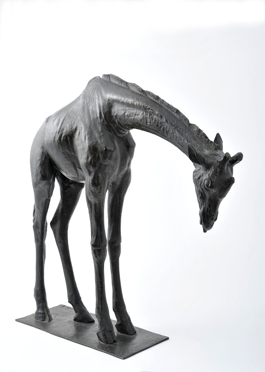 Grande girafa com cabeça abaixada, modelado em 1909-10, fundido antes de 1913 (bronze) (ver também 3084917-43) de Rembrandt Bugatti