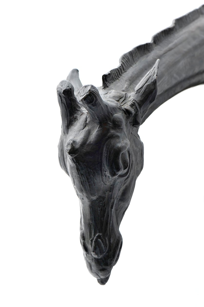Grande girafa com cabeça abaixada, modelado em 1909-10, fundido antes de 1913 (bronze) (ver também 3084917-43) de Rembrandt Bugatti