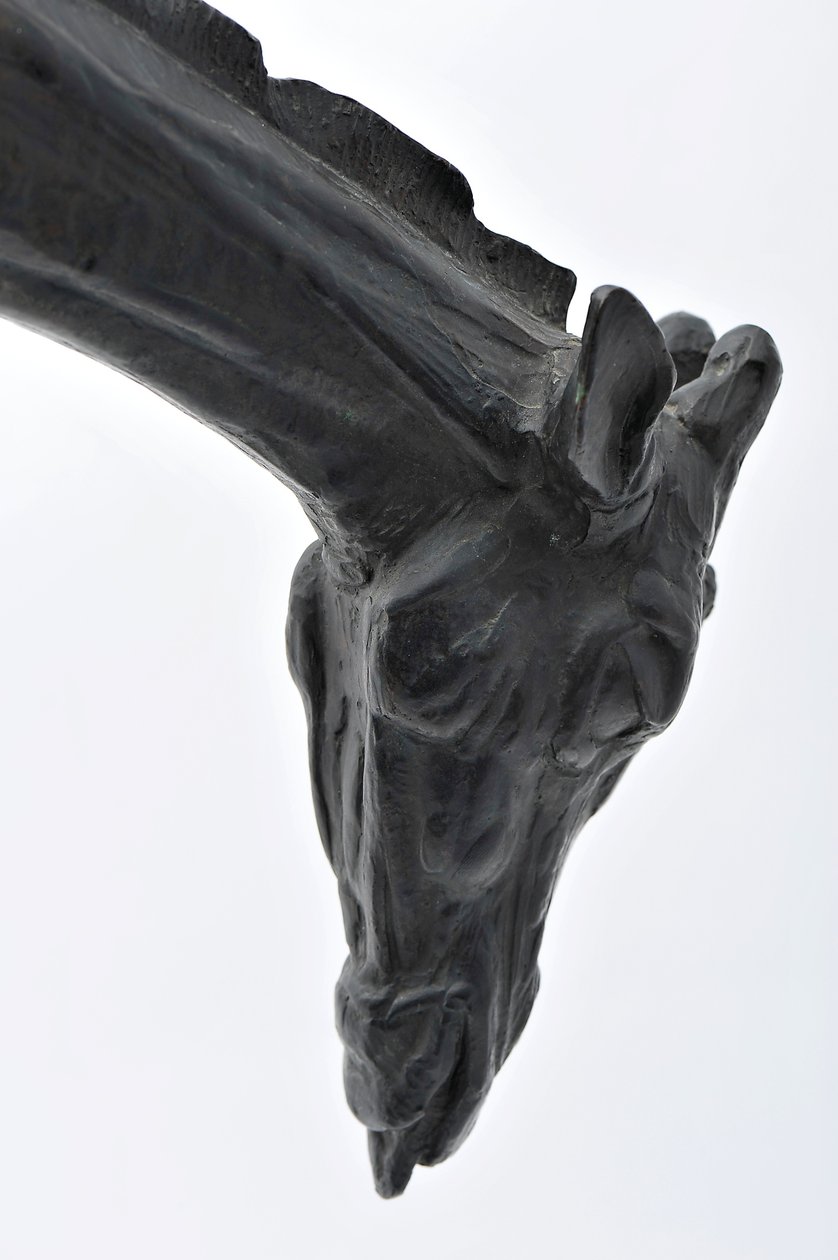 Grande girafa com cabeça abaixada, modelado em 1909-10, fundido antes de 1913 (bronze) (ver também 3084917-43) de Rembrandt Bugatti