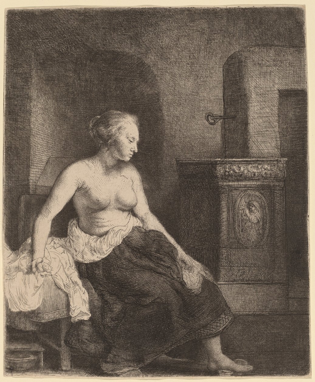 Mulher sentada meio vestida ao lado de um fogão de Rembrandt van Rijn