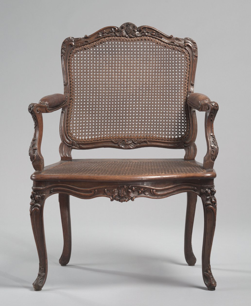 Poltrona, c.1740 (madeira entalhada, cana) de René Cresson