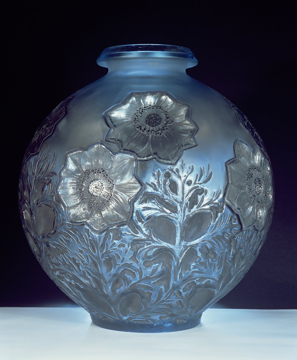 Anemones Vase, 1913 (azul claro e vidro fosco) de Rene Jules Lalique
