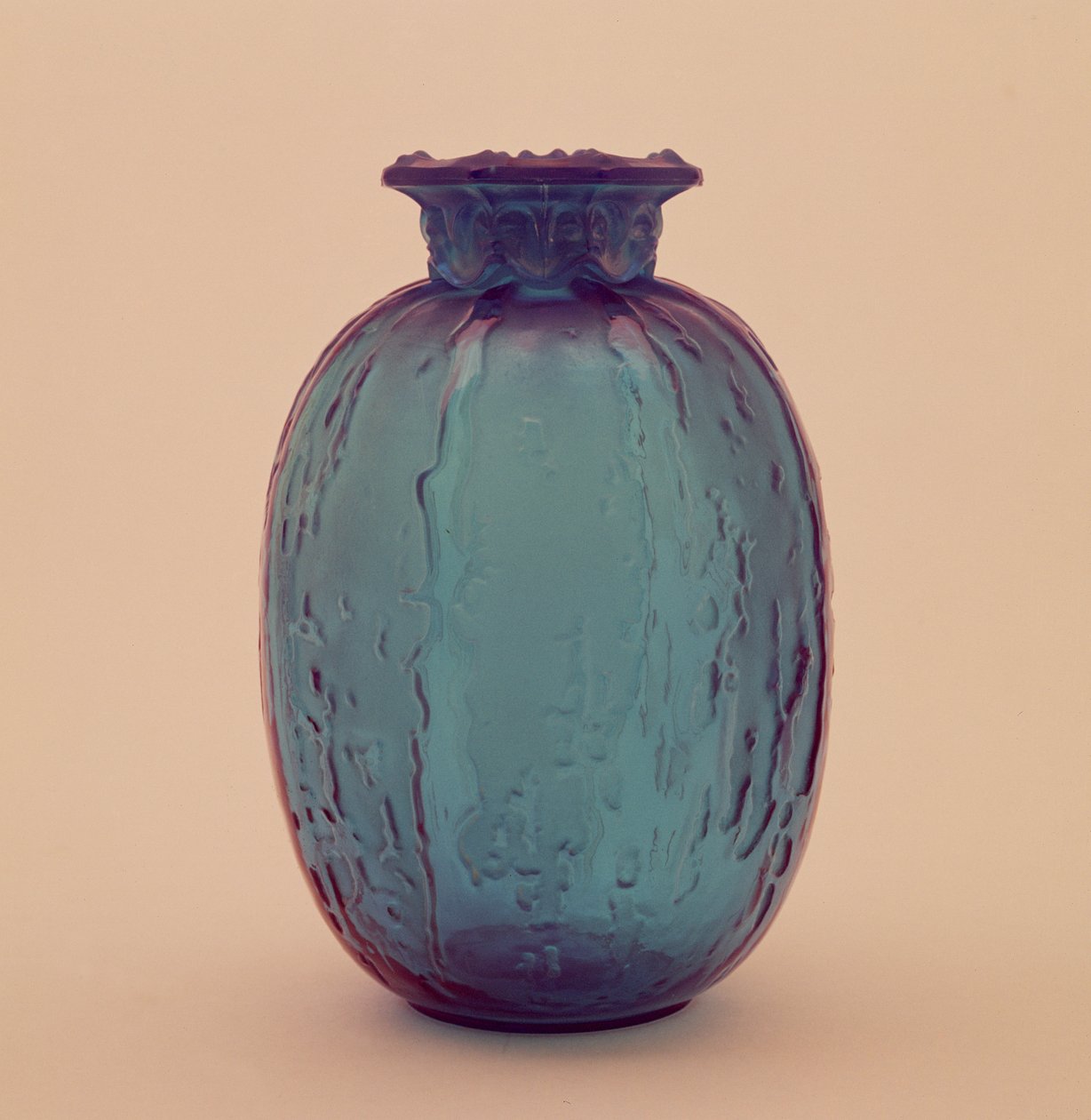 Vaso coberto com acabamento acetinado, c.1902 (vidro) de Rene Jules Lalique
