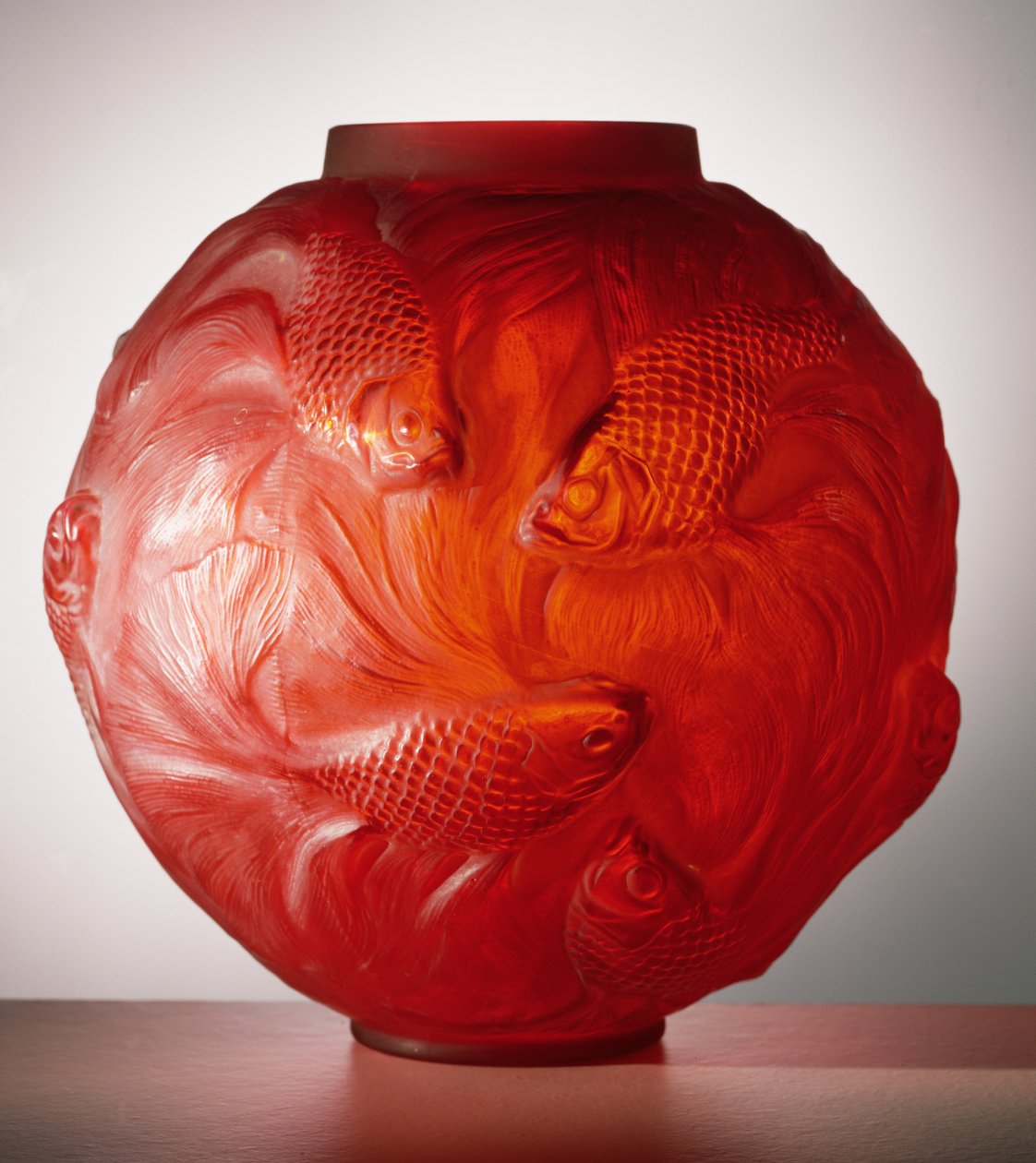 Formosa Vase, 1924 (vidro fosco vermelho) de Rene Jules Lalique
