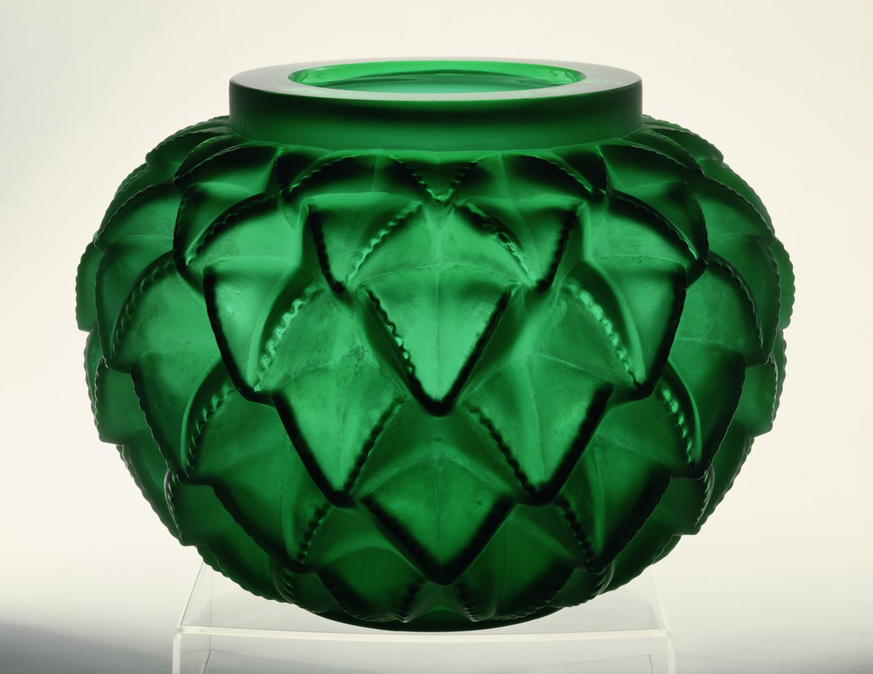 Vaso de Languedoc, 1929 (vidro verde moldado por pressão) de Rene Jules Lalique