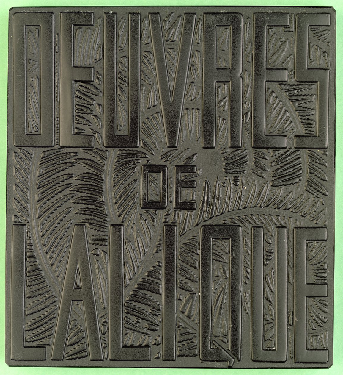 &39;Obras de arte de Lalique&39;, placa com inscrição moldada (vidro preto) de Rene Jules Lalique
