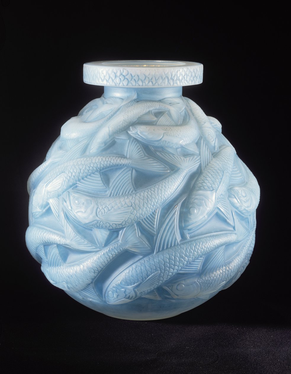Vaso Salmon, 1928 (vidro azul opalescente) de Rene Jules Lalique