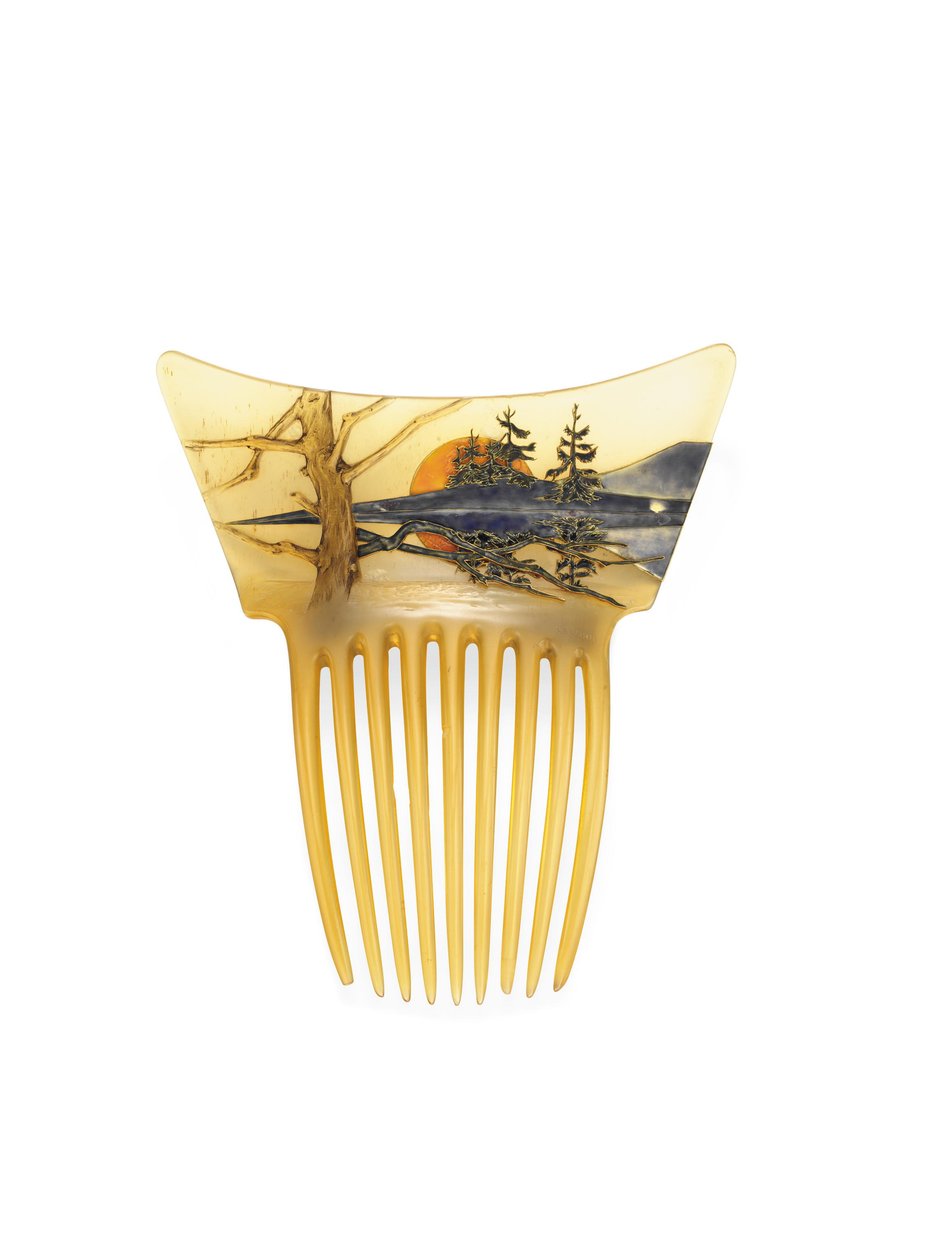 Pente de cabelo Art Nouveau, c.1900 (chifre e esmalte) de Rene Jules Lalique