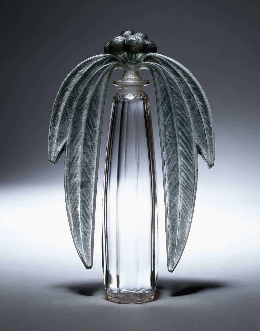 Eucalipto Bouchon, nº 507, c.1919 (vidro transparente, fosco e verde) de Rene Jules Lalique
