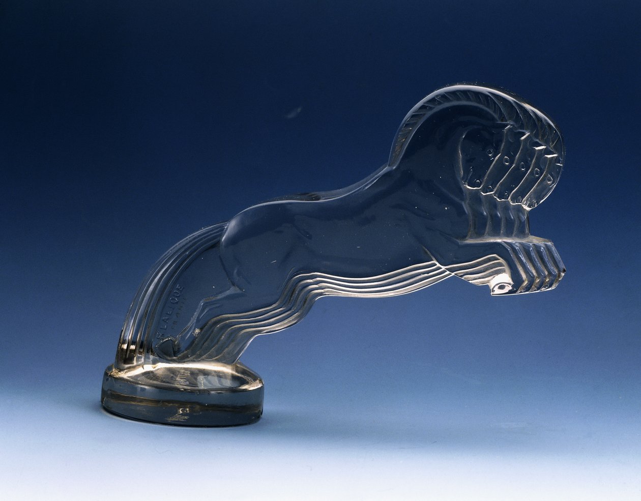 Cinco cavalos; Cinco cavalos (um mascote de carro) de Rene Jules Lalique
