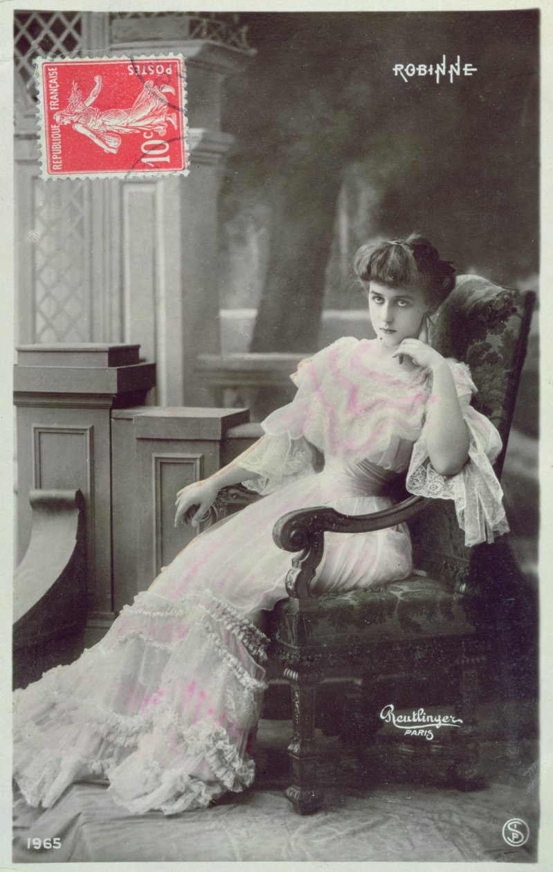 Cartão postal mostrando a atriz Robine de Reutlinger Studio