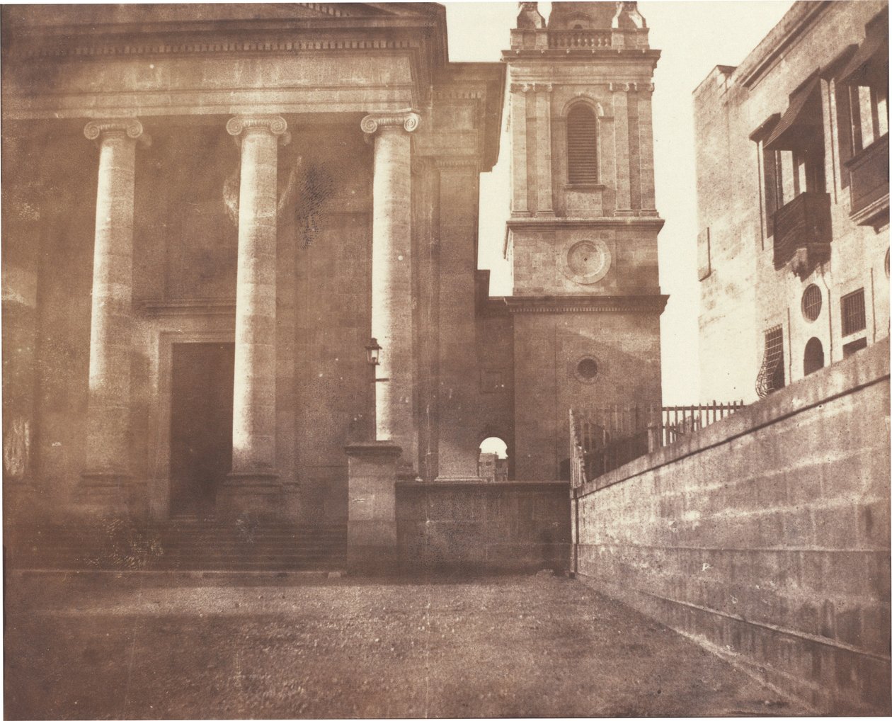 Catedral de São Paulo, Valletta, Malta, com campanário de Reverend Calvert Richard Jones