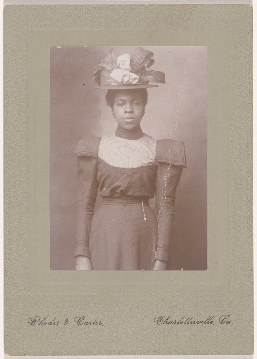 Retrato de uma mulher,c. 1910 (foto) de Rhodes & Carter