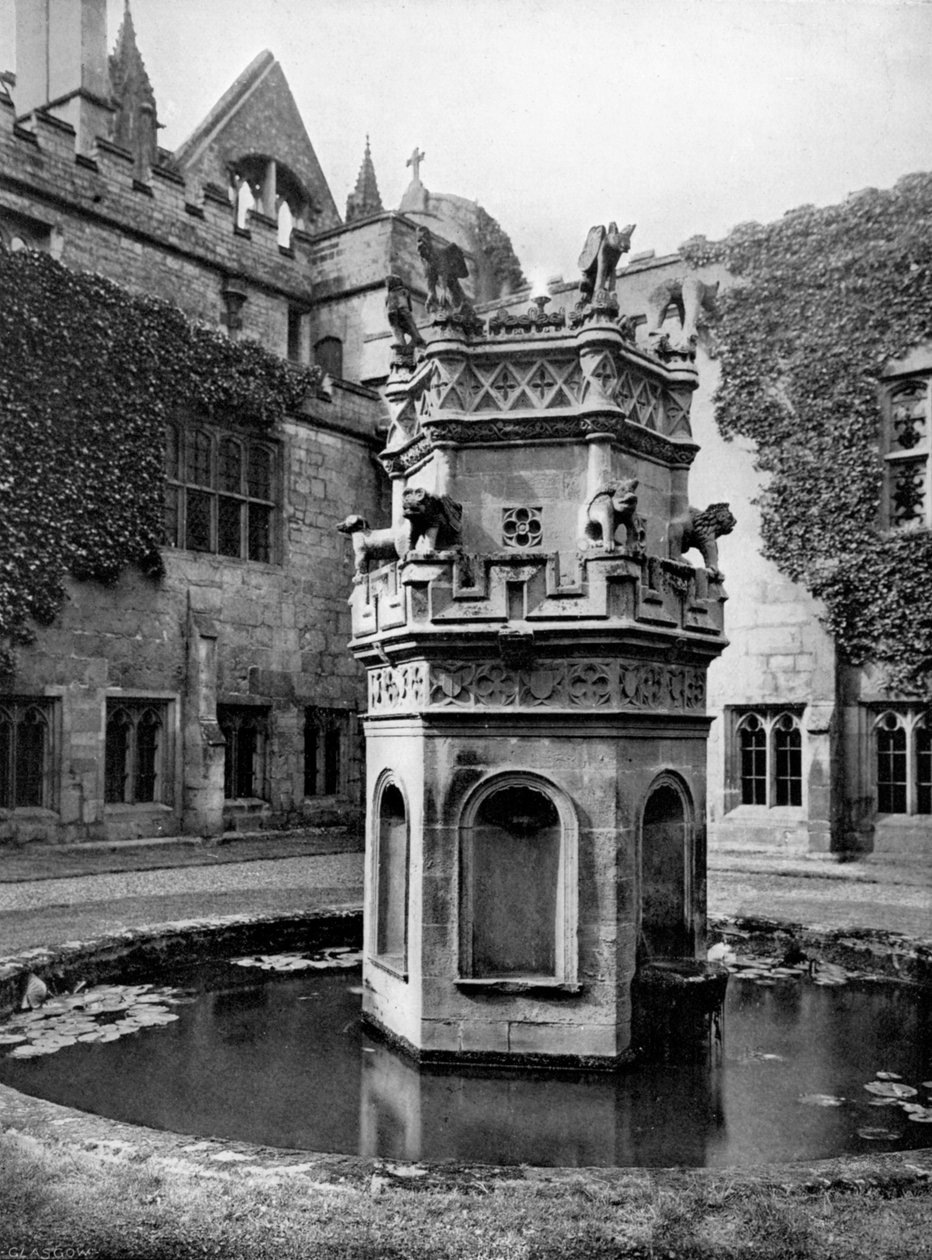 Fonte nos claustros da abadia de Newstead, Nottingham, 1902-1903. de Richar Keene