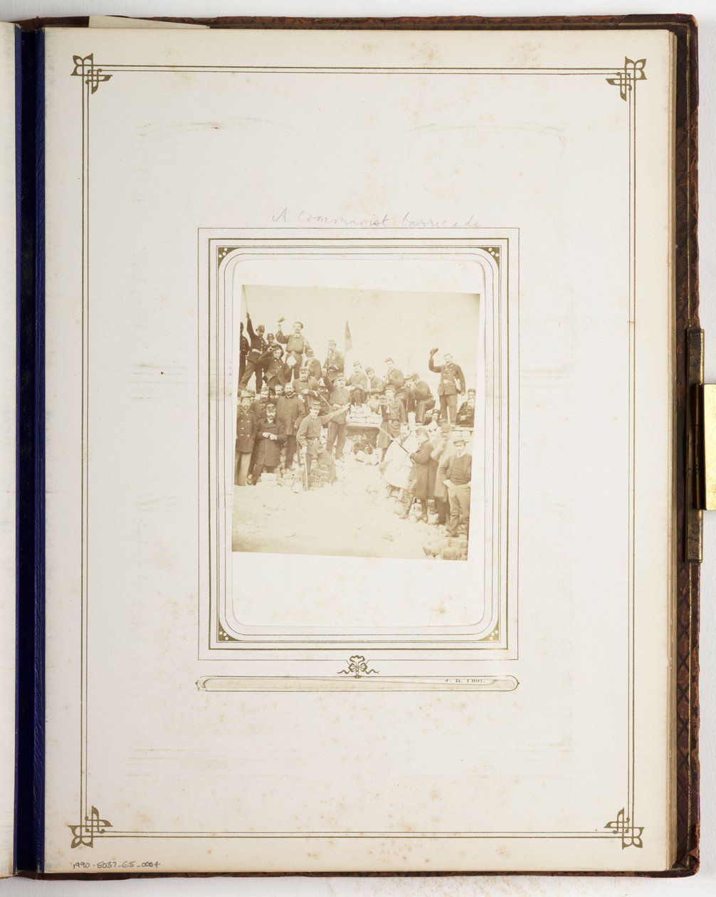 Uma barricada comunista, c 1870s de John Pardon