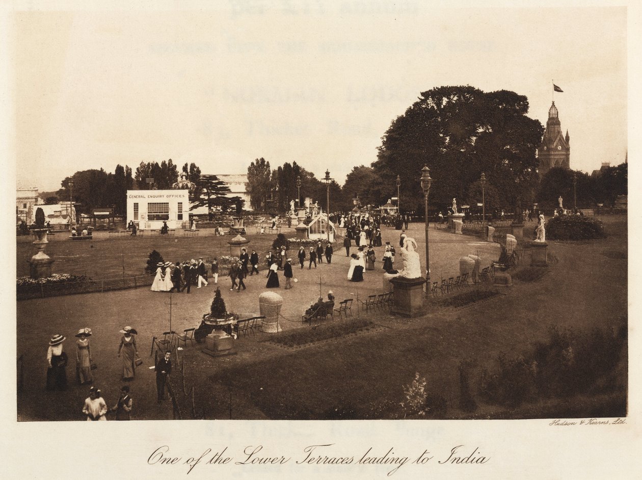 Pessoas a relaxar no Crystal Palace Park, Sydenham de John Pardon