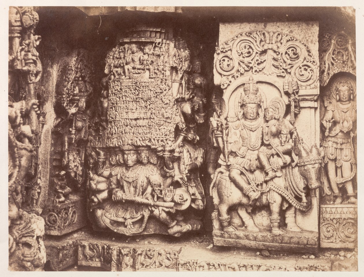 Escultura do Templo Hoysaleswara, Halebit de Richard Banner Oakeley