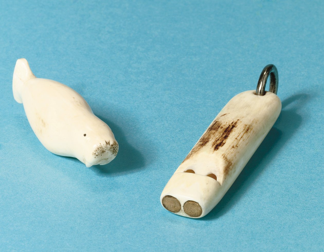Modelo de uma morsa e um apito de Roald Engelbergt Gravning Amundsen