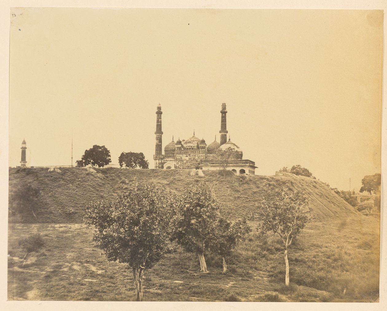 [Mesquita na cidade de Agra]. de Robert C. Tytler