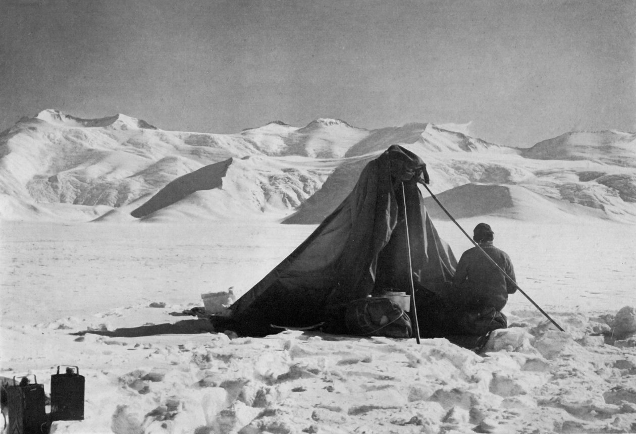 Dr. Wilson Desenhando na Geleira Beardmore, 13 de dezembro de 1911, 1913 de Robert Falcon Scott