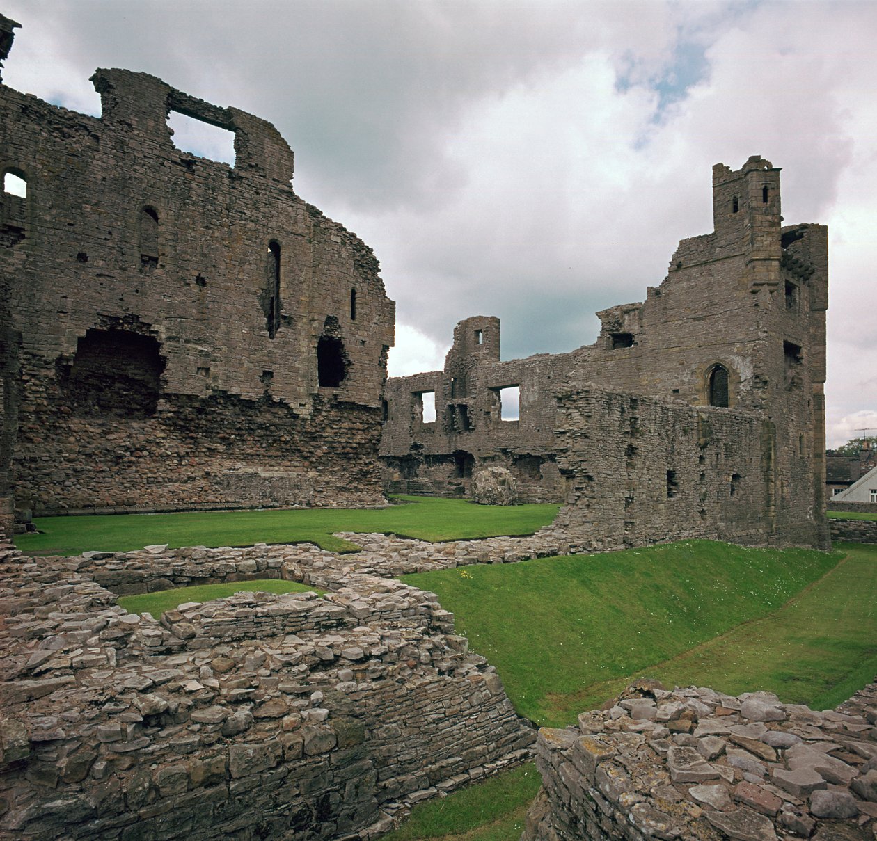 Castelo de Middleham, século XII de Robert Fitzrandolph