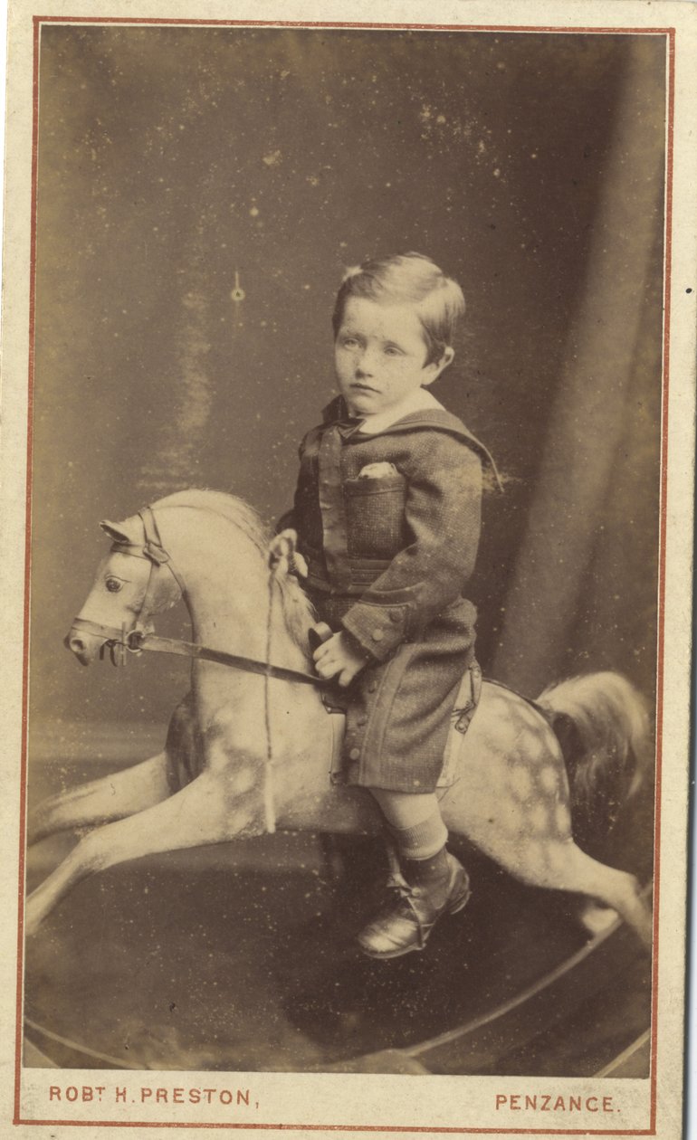 Menino jovem, sentando, ligado, um, cavalo balanço, 1870s, (albumen, impressão) de Robert H. Preston
