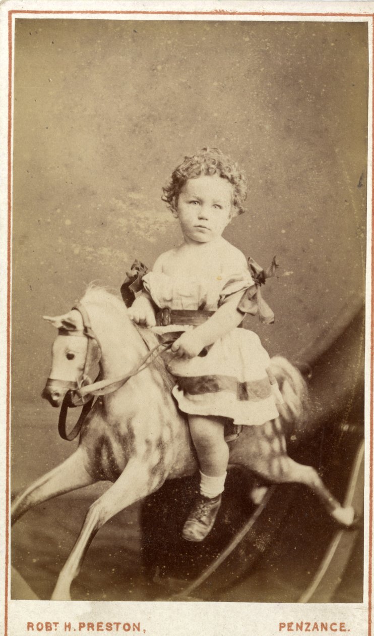 Menina jovem, sentando, ligado, um, cavalo balanço, 1860s, (albumen, impressão) de Robert H. Preston