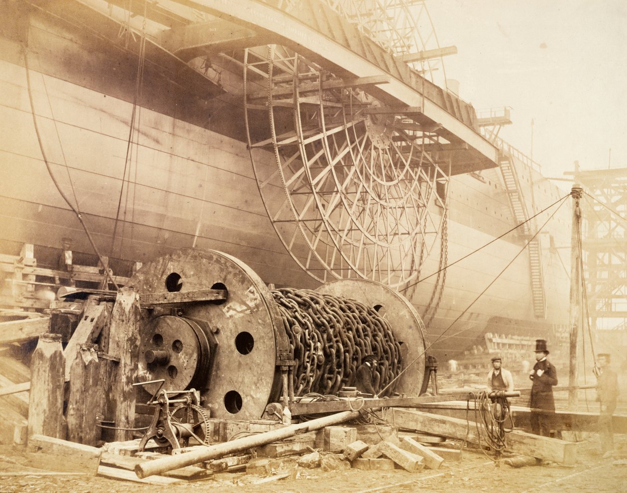 Isambard Kingdom Brunel ao lado do 