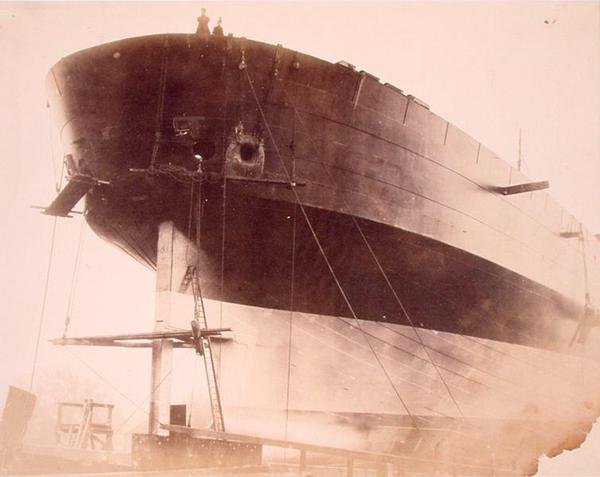 Leviatã, vista lateral do casco, c.1857 (foto sépia) de Robert Howlett