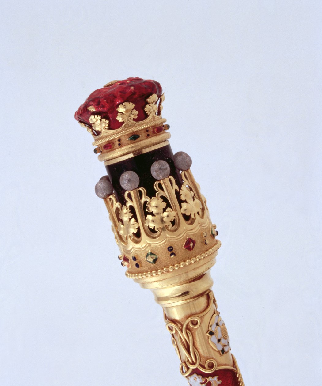 O bastão do Conde Marechal apresentou ao Décimo Quinto Duque de Norfolk seu primeiro casamento pelo Colégio de Armas de 1877 (ouro) (ver também 279117) (detalhe) de Robert, II Garrard