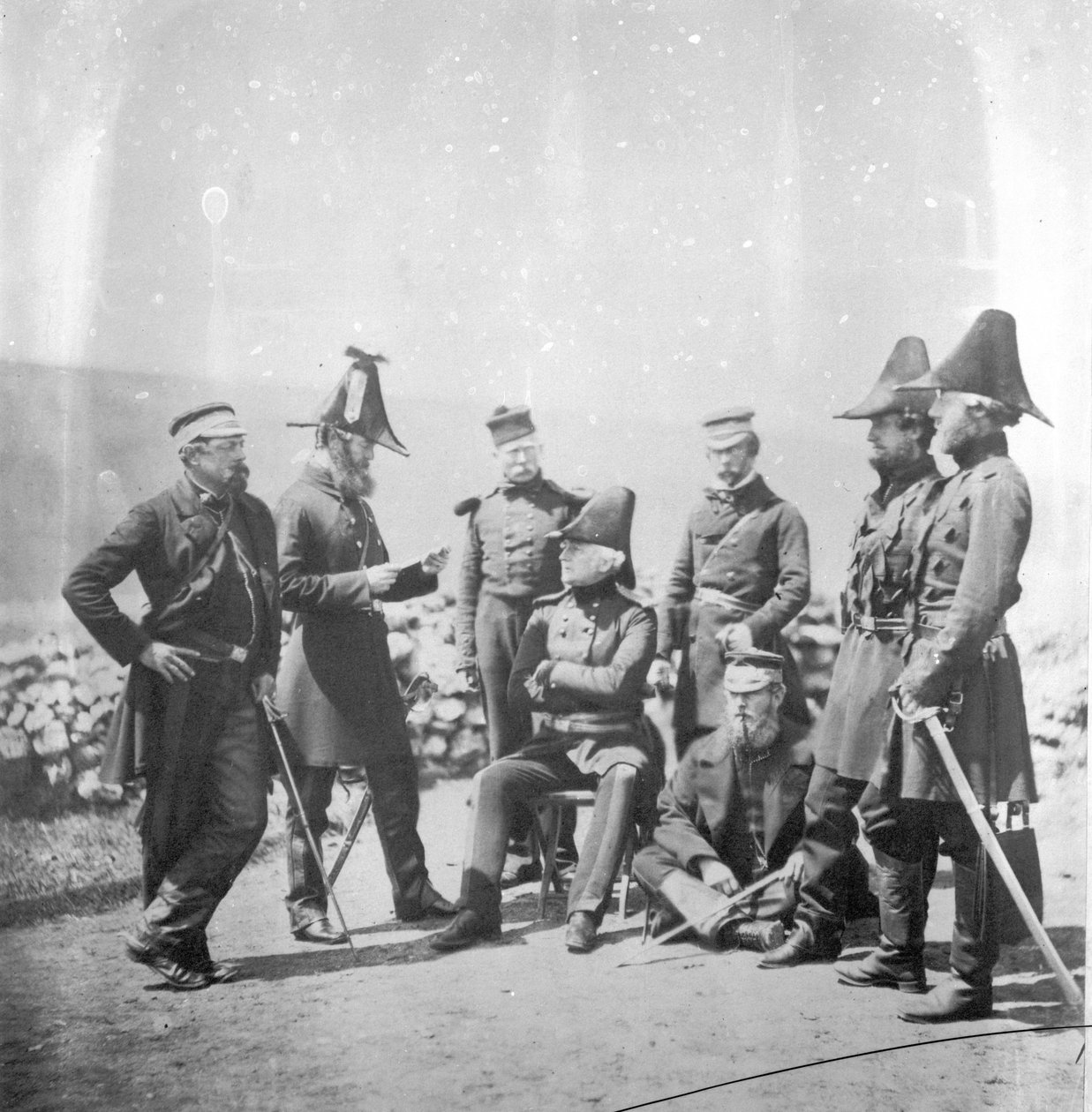 Tenente General Sir George Brown GCB e oficiais de sua equipe, c.1855 de Roger Fenton