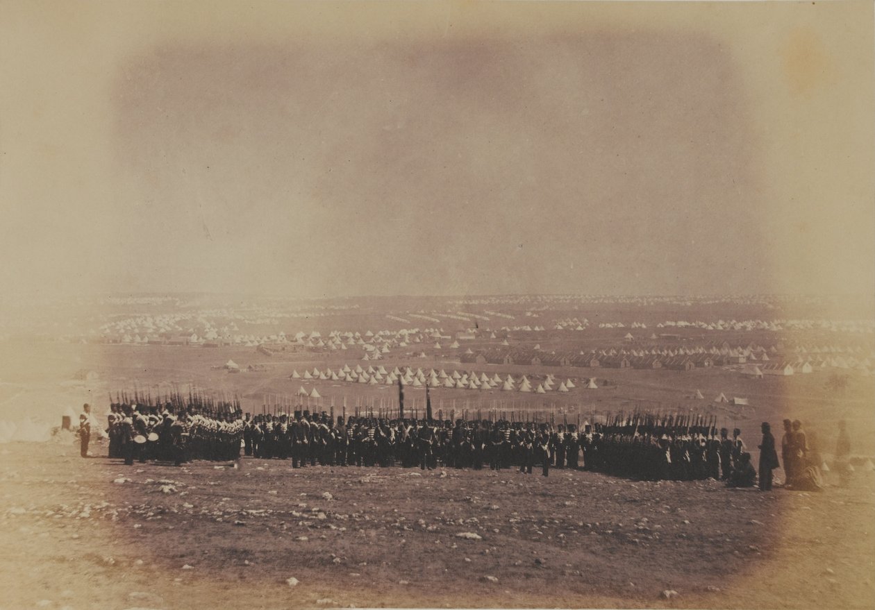 Tenente-Coronel Thomas Shadforth e 57º (West Middlesex) Regiment of Foot, de um álbum de 52 fotografias associadas à Guerra da Criméia de Roger Fenton