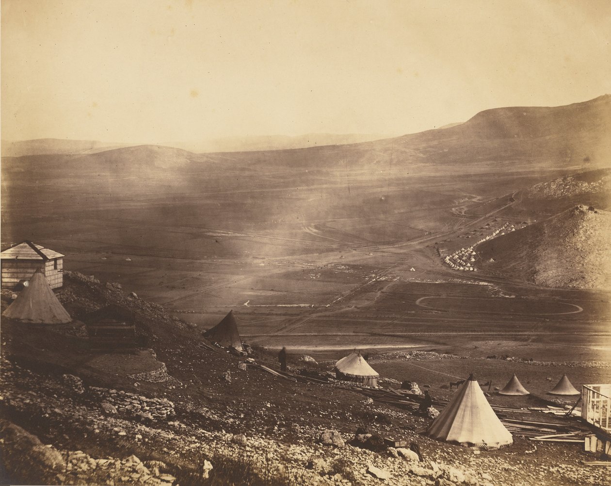 Acampamento da Cavalaria, com vista para Kadikoi. de Roger Fenton