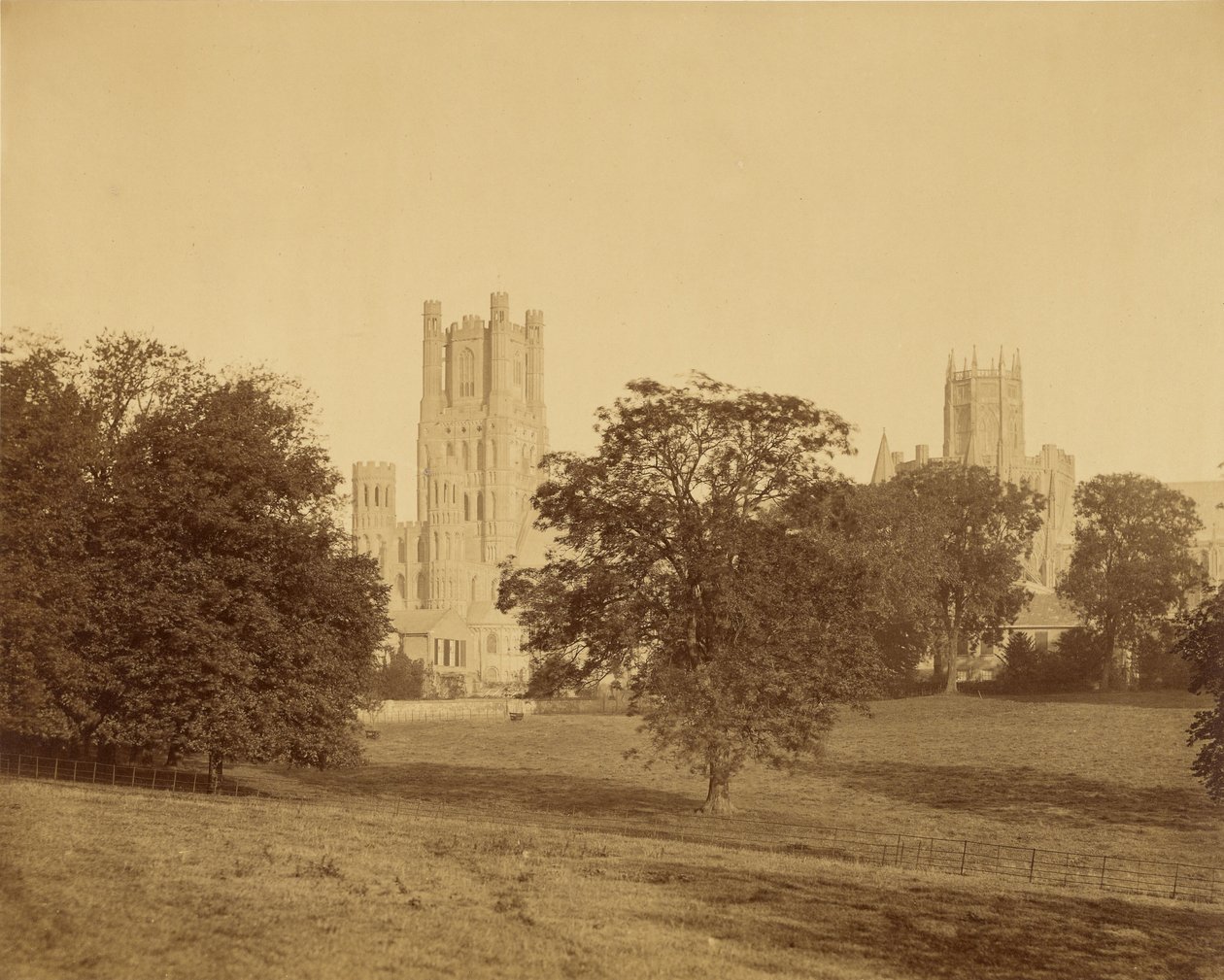 Catedral de Ely vista do parque de Roger Fenton