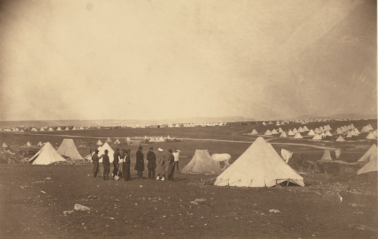 Quartel General dos Bosquets com vista para a Quinta Mackenzie. de Roger Fenton