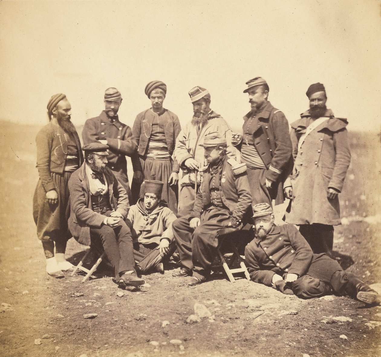 O general Cissé e oficiais e soldados da divisão do general Bosquet de Roger Fenton