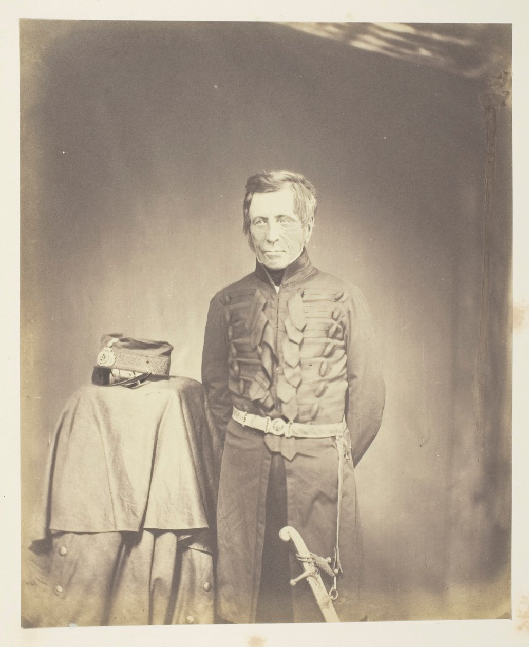 General Sir J. Burgoyne, baronete, G.C.B. de Roger Fenton