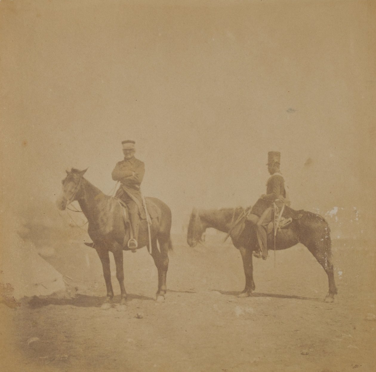 General Sir John Pennefather e um ordenado, 1855 de Roger Fenton